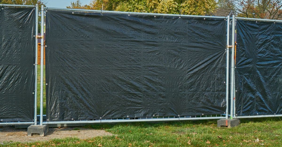 How To Save Costs When Choosing Temporary Fencing