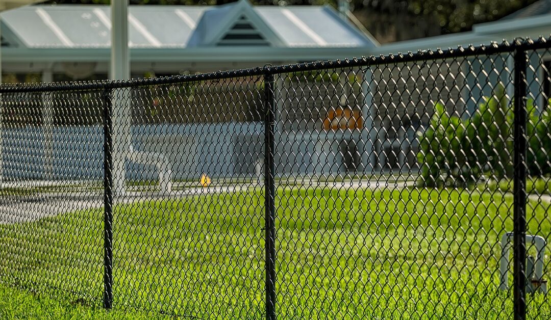 6 Common Uses for Temporary Fencing for Residential